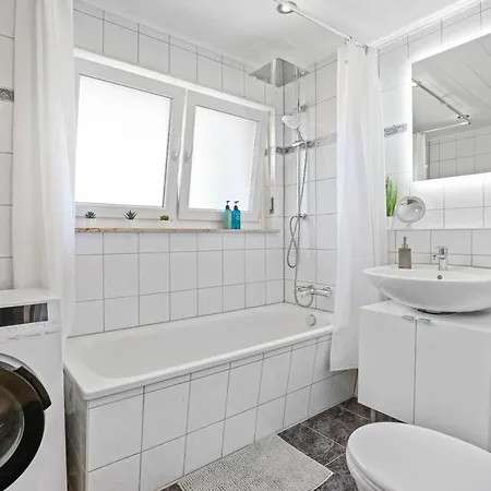 Apartment Apart21 Zentrale Design Wohnung, 70qm, Parkplatz, Netflix, Balkon, Nahe Audi *