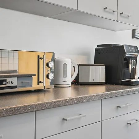 Apartment Apart21 Zentrale Design Wohnung, 70qm, Parkplatz, Netflix, Balkon, Nahe Audi Ingolstadt